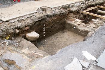 Pohled na archeologické naleziště na ul. Puchmajerova, které bylo objeveno při rekonstrukci kanalizace na této ulici. (© Miroslav BITTER 06/2007)
