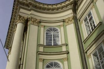vstupní průčelí (© Milan Caha, 12/2007)