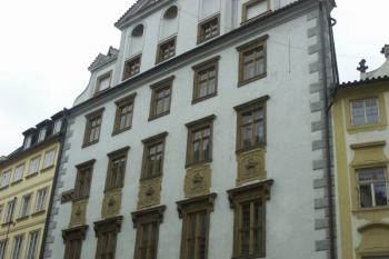 průčelí domu ( © Milan Caha 10/2007)
