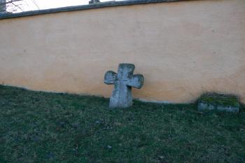 Smírčí kříž přenesený ze zaniklých Libkovic (© Prudký Martin, 12/2009)