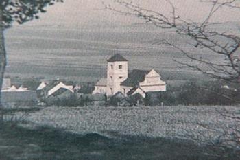 historická fotografie kostela (© Jakub Veselý,)