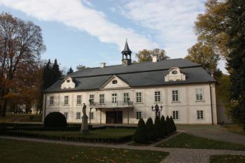 Zámek od jihu ( © Ivan Grisa 10/2011)