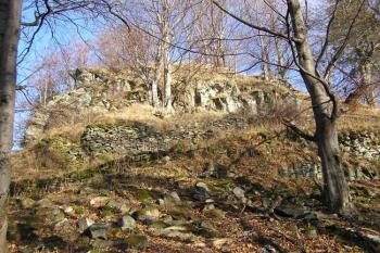 Hrad od západu ( © Jan P. Štěpánek 12/2006)