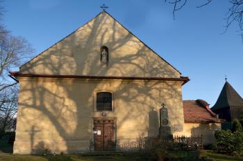 vstupní průčelí (© Pavel Zany Komárek 2. 12. 2009)
