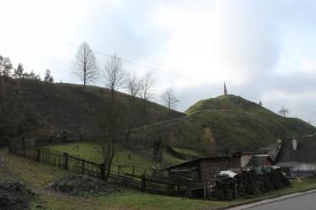 Zbytky hradu Hoštejn (© Vlastislav Mareček, 11/2015)