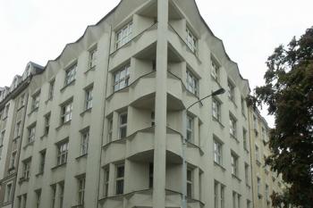 nároží  Neklanovy a Přemyslovy ulice ( © Milan Caha 10/2007)