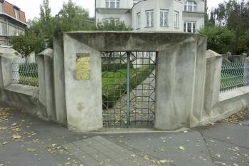 vstupní branka (© Milan Caha 10/2007)