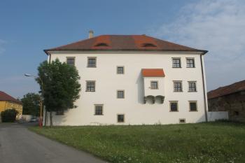 Konzolový arkýř v jv. průčelí (© Dušan Dohňanský 07/2019)