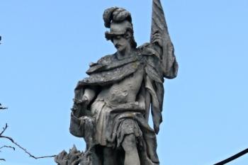 sv. Florián nad vstupní branou mlýna ( © Jan P. Štěpánek 07/2010)