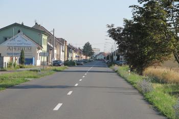  příjez k ulici "Hrad" od jihu (© D Dohňanský, 07/2018)