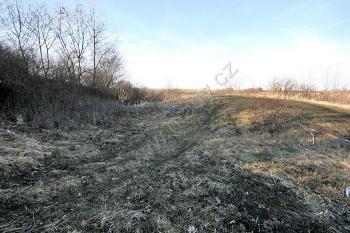 Příkop na jihozápadní straně ( © Luděk Pitter 01/2008)