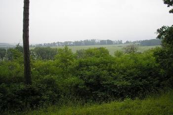 pohled z plochy hrádku k východu ( © Ondřej Štěpánek 06/2006)