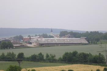pohled na Prusinovice od kopce s hrádkem Kasařovem ( © Ondřej Štěpánek 06/2006)