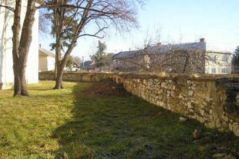 pohled na jižní stranu lokality z prostoru hradu ( © Ondřej Štěpánek 02/2008)
