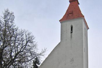 Pohled na kostel od jihozápadu (© Pavel Vítek 11/2007)