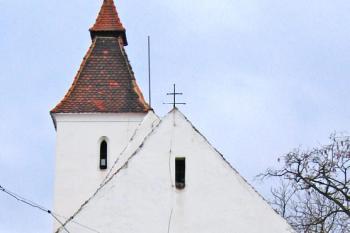 Pohled na kostel od severovýchodu (© Pavel Vítek 11/2007)