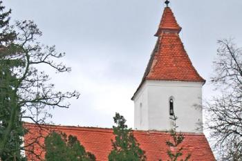 Kostel Narození sv. Jana Křtitele v Hovorčovicích ( © Pavel Vítek 11/2007)