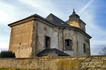 Kostel Nanebevzetí Panny Marie ve Starkoči ( © Pavel Vítek 02/2008)