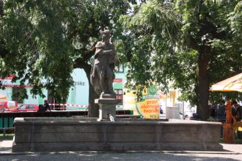 Kašna se sochou knížete Svatopluka ( © Ivan Grisa 06/2010)