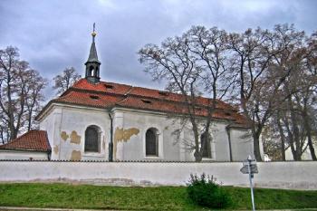 Kostel Nanebevzetí Panny Marie v Třeboradicích ( © Pavel Vítek 11/2007)