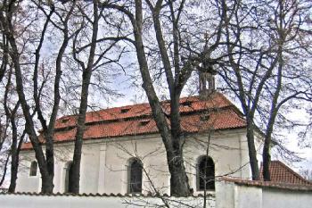 Kostel Nanebevzetí Panny Marie v Třeboradicích ( © Pavel Vítek 11/2007)