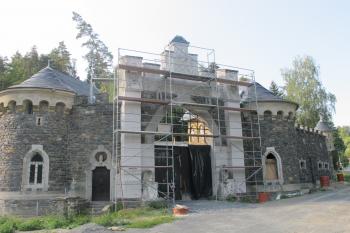 rekonstrukce hlavního vstupu (© D Dohňanský, 07/2018)