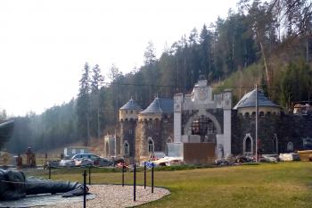 Pohled od jv (© Dušan Dohňanský 04/2020)