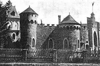 hrad Kunzov od jihu ( © Bartovský: Vlastivěda Moravská - Hranický okres 1924)