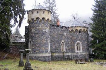hrádek Kunzov od jihozápadu ( © Jan P. Štěpánek 02/2008)
