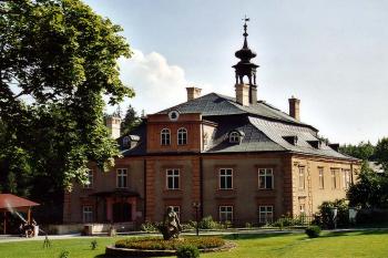 Zámek od severu (© Jiří Cukr, 07/2001)