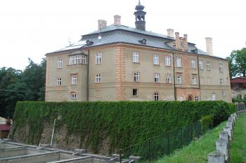 zámek Dírná (© No 666, 07/2010)