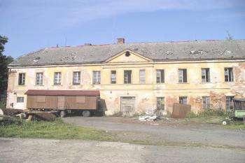 Děpoltovice-nový zámek (© Vlastislav Mareček, 09/2005)