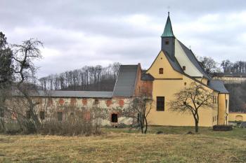 Kostel sv. Josefa ve Fulneku ( © Pavel Vítek 02/2008)