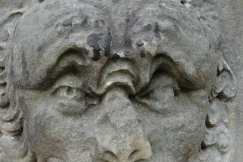 Klenák s maskaronem lva (© Jaromír Schoffer, 01/2010)