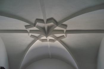 křížová klenba s hřebínky v čisté kuchyni (© Jaromír Schoffer, 07/2010)