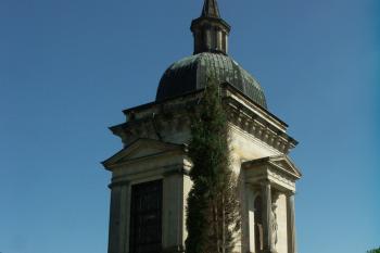mausoleum ( © Milan Caha 09/2008)