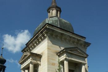 mausoleum ( © Milan Caha 09/2008)