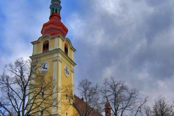 Kostel sv. Václava v Hulíně ( © Pavel Vítek 02/2008)