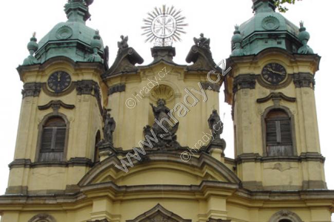 klášter benediktinů s kostelem sv. Kříže a sv. Jadwigy