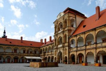 zámek (© Martin  Višňa, 04/2011)
