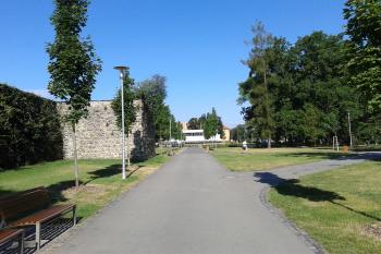 Smetanovy sady - hradby ( © Ivo Rozehnal 07/2015)
