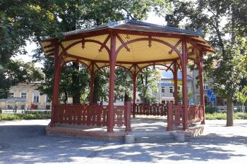Smetanovy sady - altán ( © Ivo Rozehnal 07/2015)