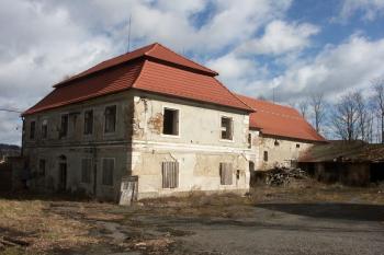 Nejstarší část objektu - původní tvrz ( © Milan Caha 03/2008)