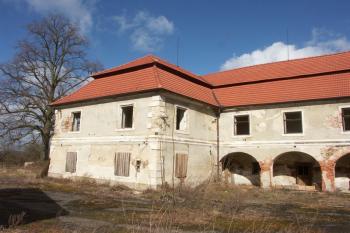 kontakt renesanční a barokní části ( © Milan Caha 03/2008)