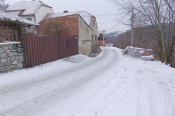 Jižní zaoblení zástavby, kopírující oválnou dispozici hradu ( © Roman Řezáč 01/2008)