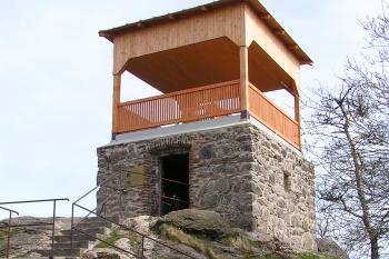 rozhledna Jeřabina (© Václav Čermák, 04/2010)