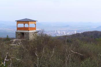 rozhledna Jeřabina (© Václav Čermák, 04/2010)