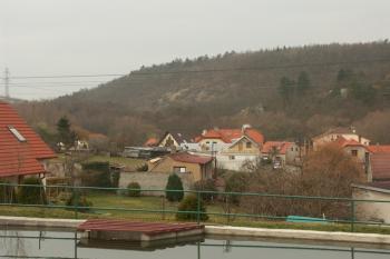 hradiště Choteč z centra Chotče ( © Milan Caha 03/2008)