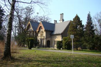 Pohled na průčelní část zámečku. ( © Miroslav BITTER 03/2008)
