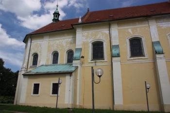 Kostel od západu ( © Ivan Grisa 07/2011)